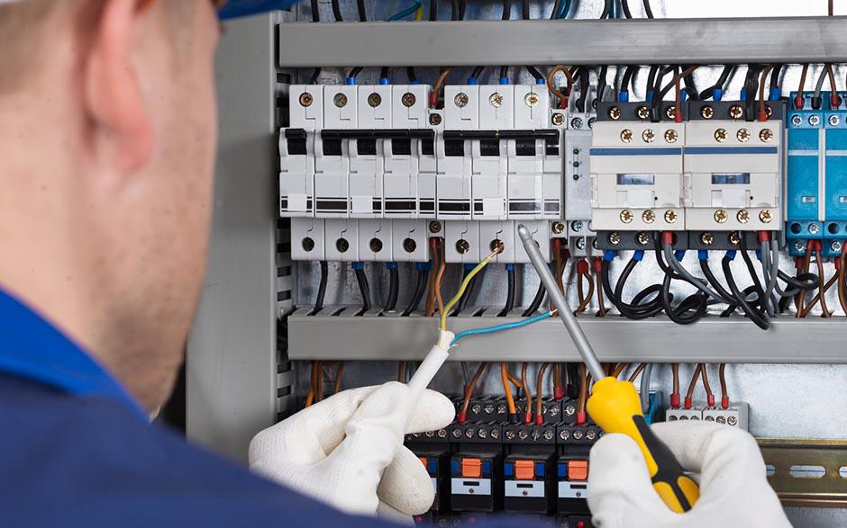 je recherche un électricien Villecresnes