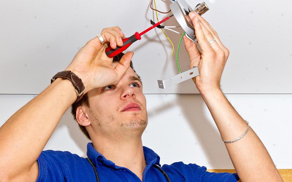électricité entreprise Issou